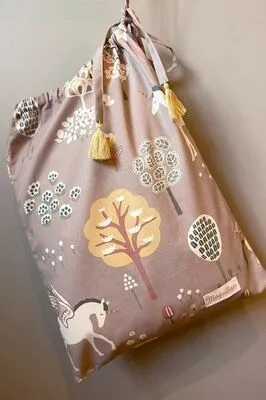 Majvillan Sengesett 70x80 True Unicorns, Lilac 2 Majvillan Sengesett 70x80 True Unicorns, Lilac - Bilde 2